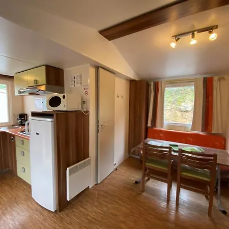 Kamp alanı Cascade Aveyron *