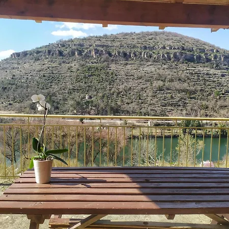 Kamp alanı Cascade Aveyron *