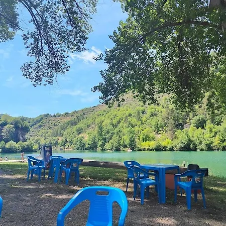 Kamp alanı Cascade Aveyron